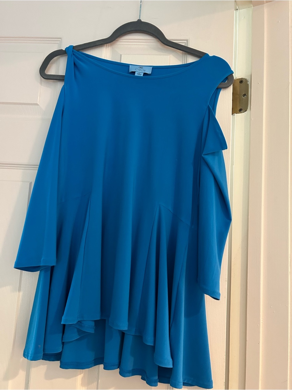 CeCe Teal-Blue Cold-Shoulder Asymmetrical Flow Top